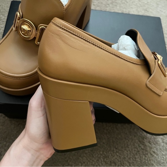Versace Logo Leather Brown Platform Pumps Size 40/10 - Picture 10 of 17